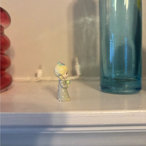 Precious Moments Flower Girl Figure - Picture 4 of 5